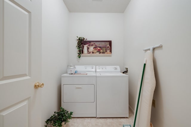 1800 Appling Oaks Cir Unit 75, Cordova, TN 38016 - laundry room featuring washing machine and dryer