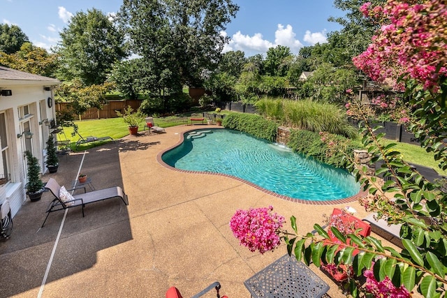 1245 Auburn Woods Dr, Collierville, TN 38017 - view of swimming pool featuring a patio area