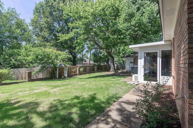 8432 Wood Shadows Ln, Memphis, TN 38018 - view of yard