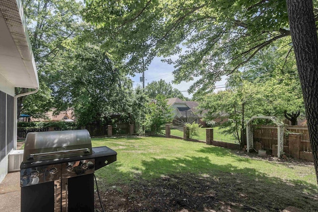 8432 Wood Shadows Ln, Memphis, TN 38018 - view of yard