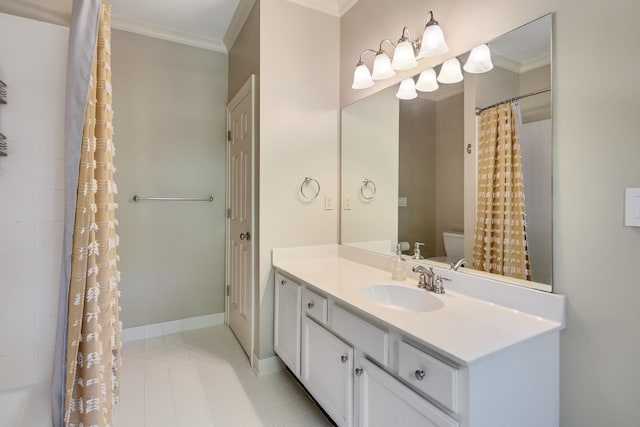 7726 Chapel Creek Pkwy N, Memphis, TN 38016 - bathroom featuring ornamental molding, vanity, toilet, curtained shower, and baseboards