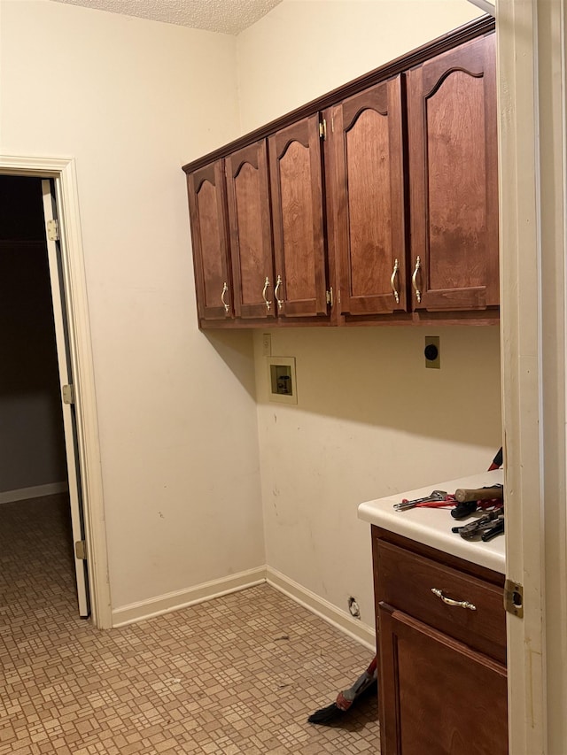 917 Valleyview Ln, Collierville, TN 38017 - laundry room featuring electric dryer hookup, gas dryer hookup, hookup for a washing machine, and baseboards