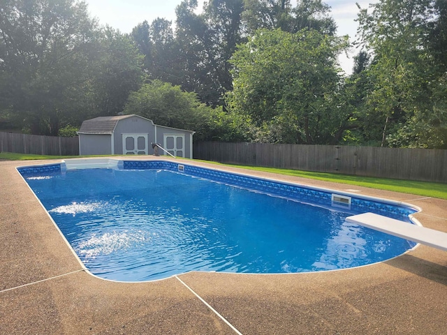 3659 Stonetrace Cir, Bartlett, TN 38135 - view of swimming pool featuring a fenced backyard and a diving board