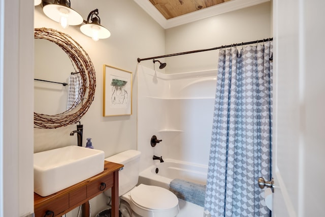 8 Shady Oak Cv, Iuka, MS 38852 - full bath featuring toilet, shower / bath combo with shower curtain, vanity, and crown molding