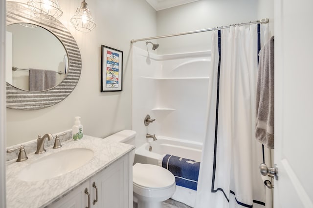 8 Shady Oak Cv, Iuka, MS 38852 - full bathroom featuring toilet, vanity, shower / bath combination with curtain, and ornamental molding