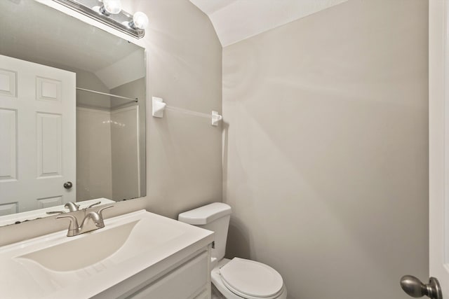 9071 E Tefall Cv, Cordova, TN 38016 - full bath with vaulted ceiling, toilet, vanity, and a shower