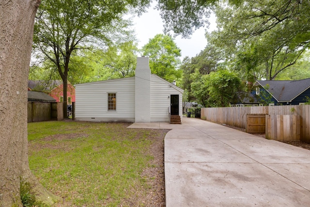 228 Palisade St, Memphis, TN 38111 - exterior space with concrete driveway
