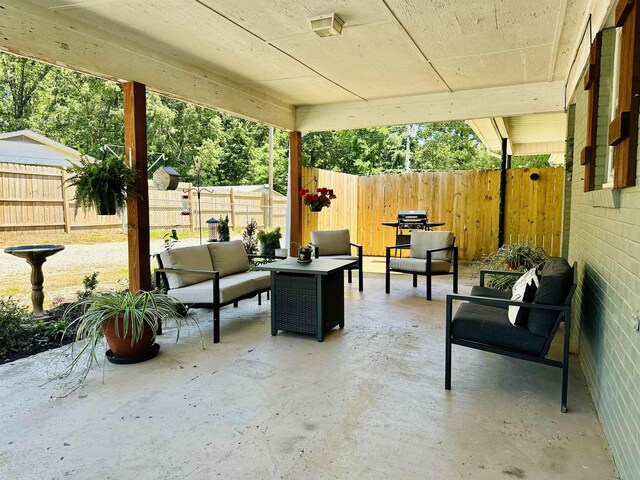 159 Hillhurst Dr, Selmer, TN 38375 - fenced backyard featuring an outdoor hangout area and a patio area