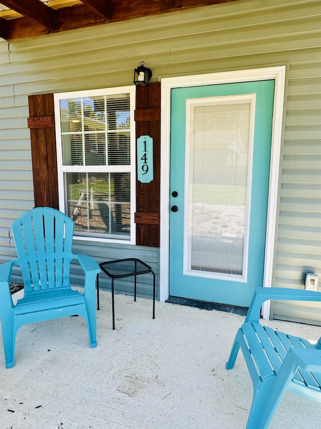 159 Hillhurst Dr, Selmer, TN 38375 - entrance to property with covered porch