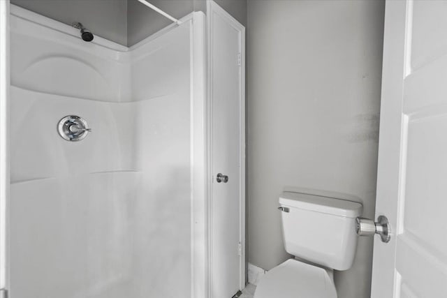 4227 Bayliss Dr, Memphis, TN 38108 - bathroom featuring a shower and toilet