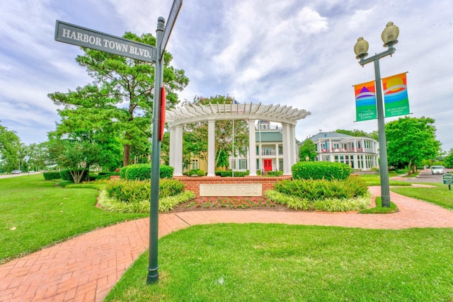 182 Harbor Isle Cir, Memphis, TN 38103 - view of home's community with a yard and a pergola