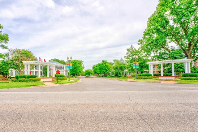 182 Harbor Isle Cir, Memphis, TN 38103 - view of asphalt street with street lighting and curbs