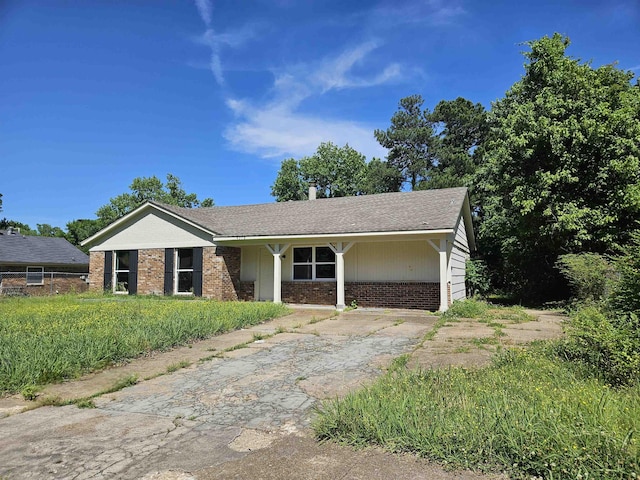 4378 Shadcrest Dr, Memphis, TN 38128 - single story home with brick siding