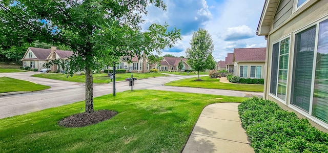 1601 E Southfield Cir, Memphis, TN 38016 - view of grassy yard featuring a residential view