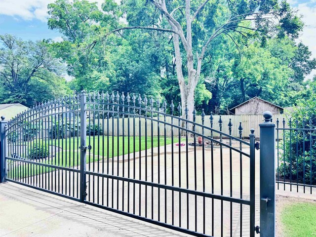 404 Williford Pl, Memphis, TN 38112 - view of gate