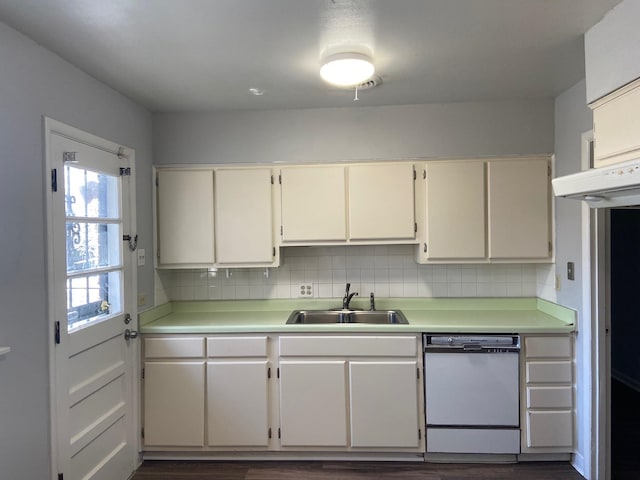 1770 Dorrie Ln, Memphis, TN 38117 - kitchen with dishwasher, a sink, light countertops, and dark wood-type flooring