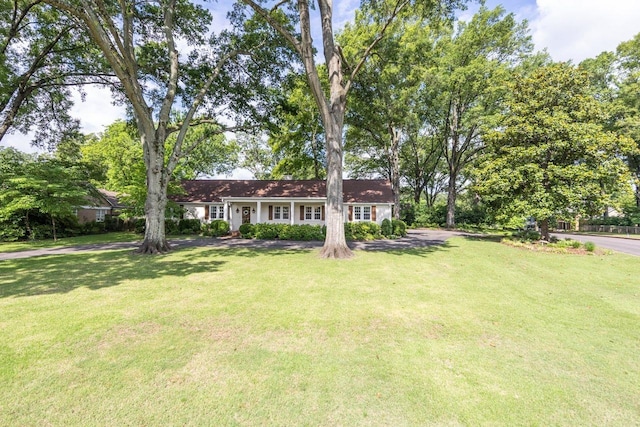 241 Greenway Rd, Memphis, TN 38117 - ranch-style house with a front lawn