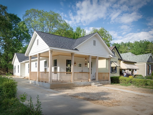 1742 Nelson Ave, Memphis, TN 38114 - view of front of property featuring a porch and a shingled roof