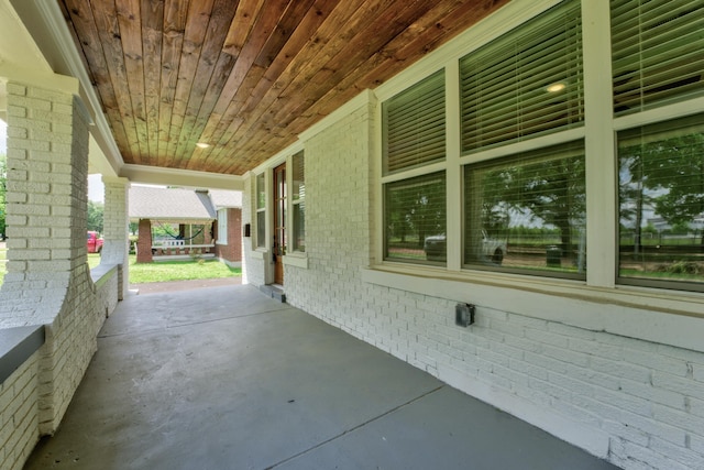 857 E Parkway St, Memphis, TN 38104 - view of covered porch