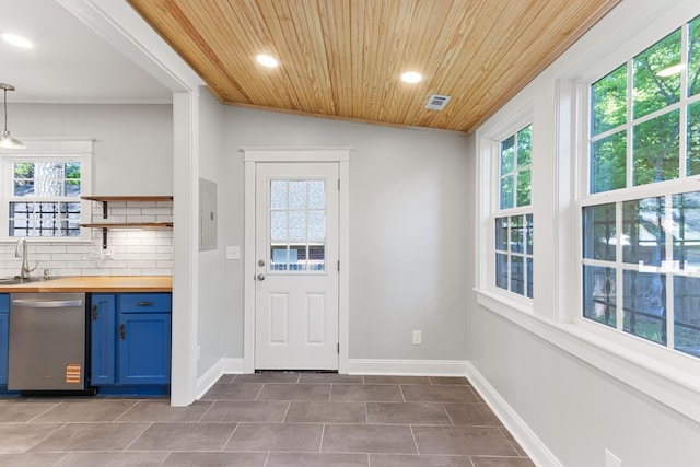 1906 Vollintine Ave, Memphis, TN 38107 - entryway featuring wood ceiling, tile patterned floors, recessed lighting, electric panel, and baseboards