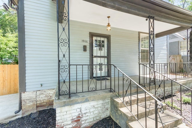 1906 Vollintine Ave, Memphis, TN 38107 - view of exterior entry featuring covered porch