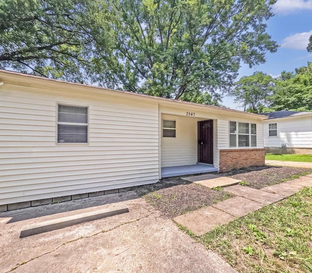3547 Randolph St, Memphis, TN 38127 - view of front of home with brick siding