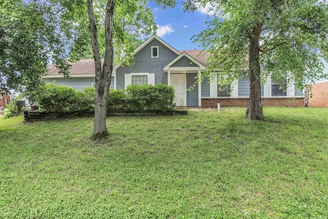 5315 Sleepy Oak Cv, Memphis, TN 38141 - view of front of house with a front lawn