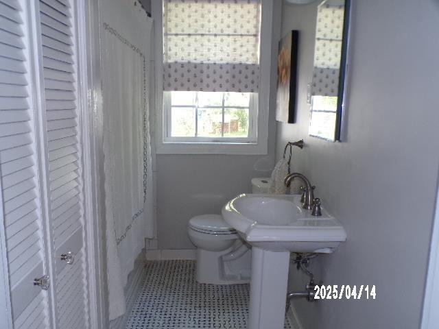 400 S Reese St, Memphis, TN 38111 - full bath with toilet
