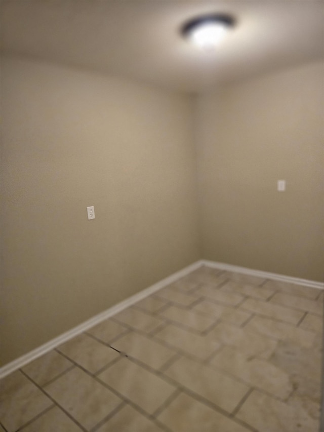 4207 Kenosha Rd, Memphis, TN 38118 - unfurnished room with baseboards
