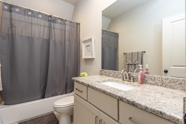12432 Zapata Cv, Collierville, TN 38017 - full bath featuring vanity, toilet, and shower / bath combo