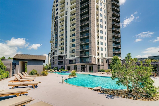 717 Riverside Dr Unit 1104, Memphis, TN 38103 - community pool featuring a patio