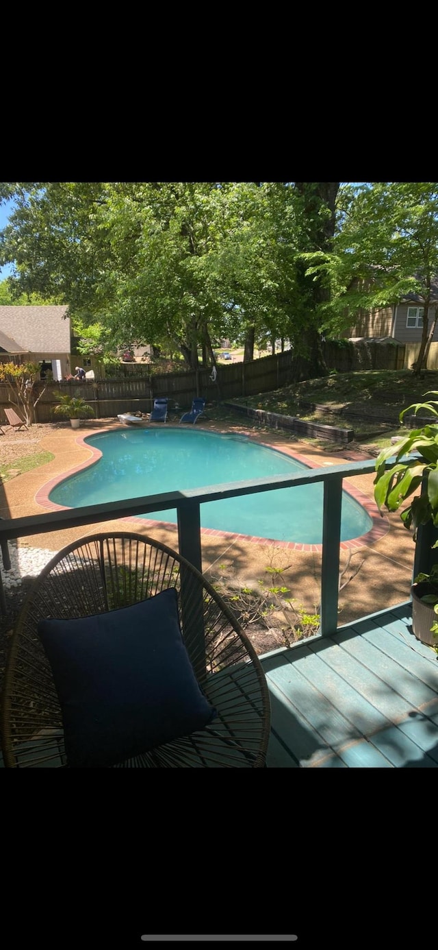 9040 Ashmere Dr, Germantown, TN 38139 - view of swimming pool featuring a fenced backyard