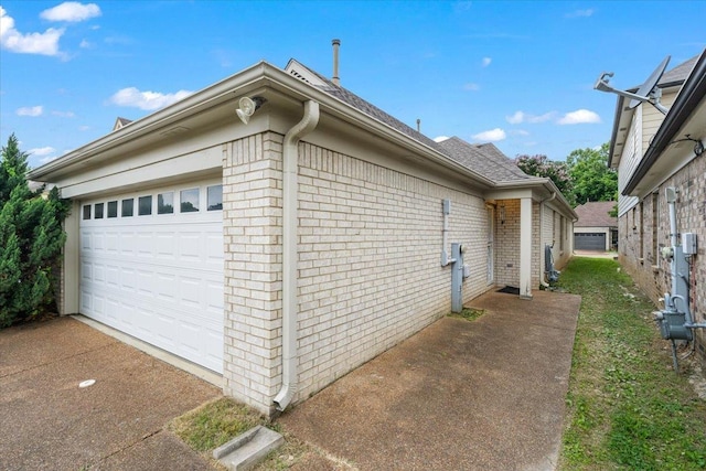 1360 Broadstone Cv, Cordova, TN 38016 - view of garage