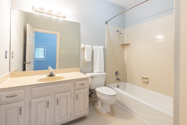 1570 Eastmoreland Ave, Memphis, TN 38104 - full bath featuring toilet, vanity, shower / bath combination, and tile patterned floors