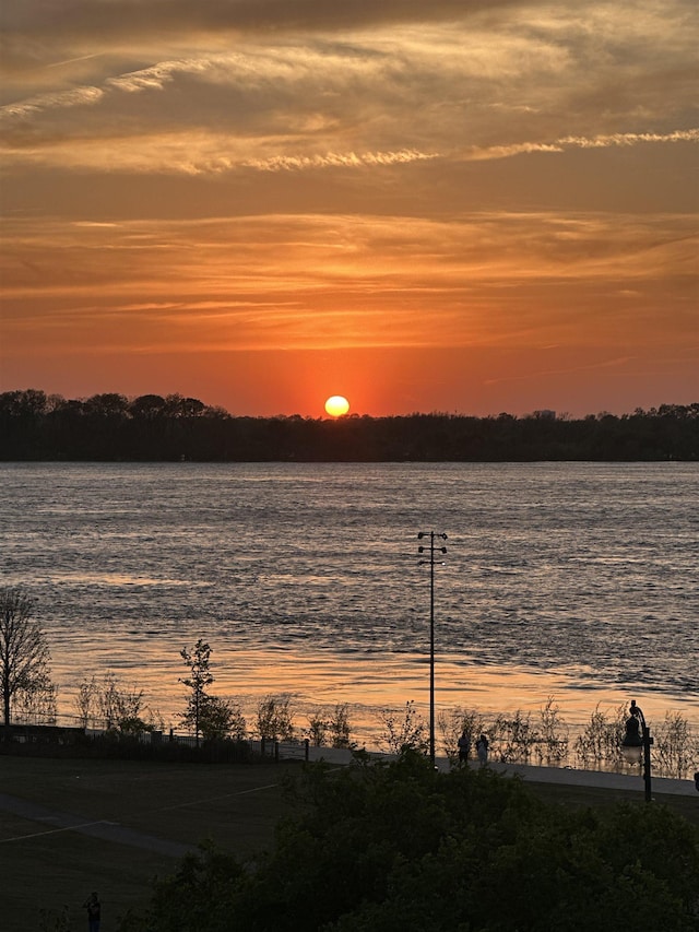 373 Riverbluff Pl Unit 3, Memphis, TN 38103 - water view