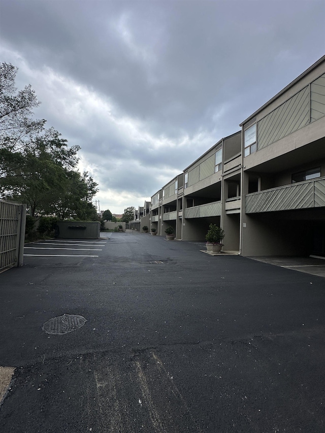 373 Riverbluff Pl Unit 3, Memphis, TN 38103 - view of asphalt road