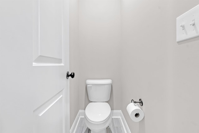 7415 Lost Grove Ln, Cordova, TN 38016 - bathroom with toilet and baseboards