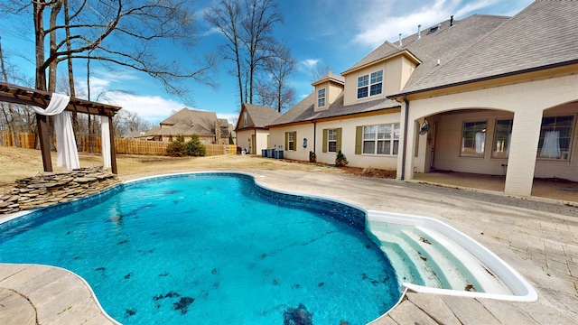4111 Sir Thopas Dr, Southaven, MS 38671 - view of swimming pool with a patio area