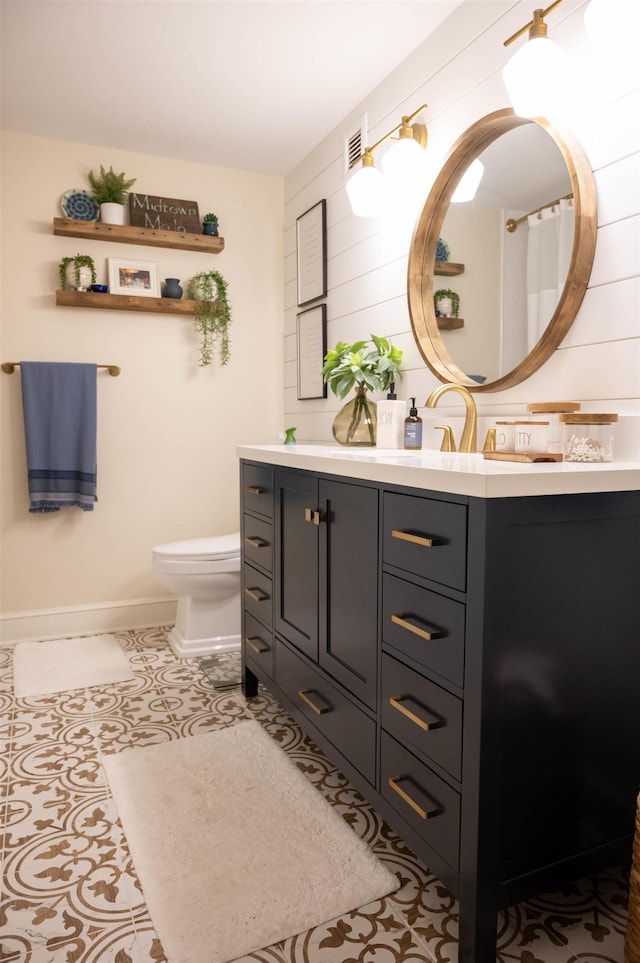 475 N Highland St Unit 3H, Memphis, TN 38122 - bathroom featuring vanity and toilet