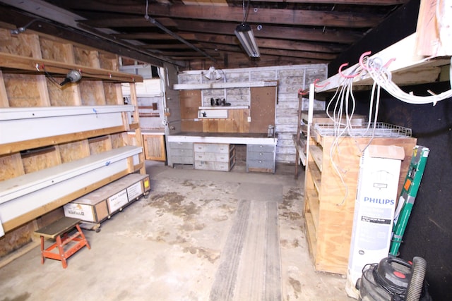3642 Charlene Rd, Bartlett, TN 38135 - unfinished basement featuring a workshop area