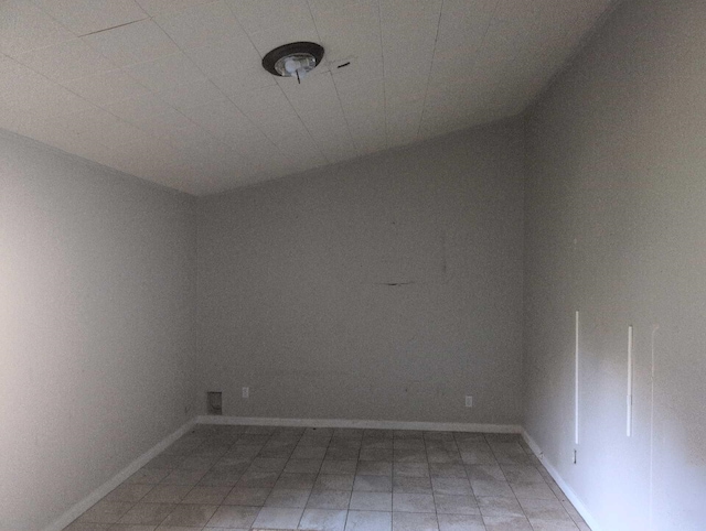4915 Foxhall Cv, Memphis, TN 38118 - unfurnished room with light tile patterned floors and baseboards