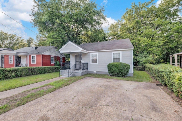 2154 N Hubert Cir, Memphis, TN 38108 - view of front of home with a front yard