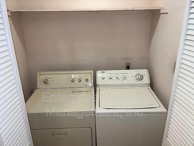 1750 Sea Isle Rd, Memphis, TN 38117 - washroom featuring independent washer and dryer