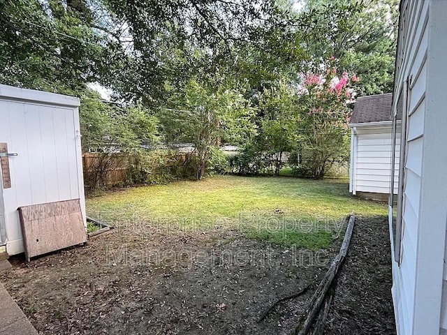 1750 Sea Isle Rd, Memphis, TN 38117 - view of yard