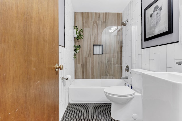 3024 Keats Rd, Bartlett, TN 38134 - full bath with tile patterned floors and bathing tub / shower combination