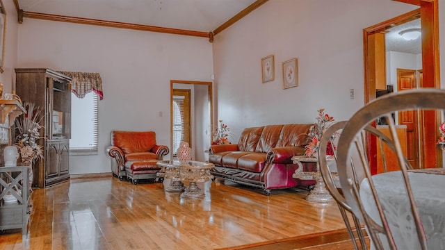 4431 Green Creek Dr, Memphis, TN 38125 - living area featuring ornamental molding and wood-type flooring