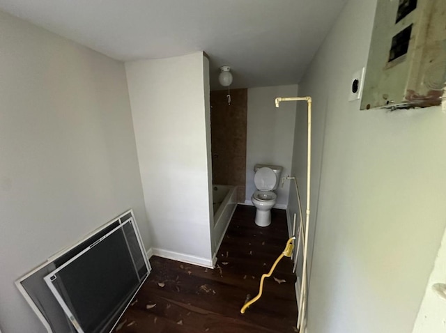 962 Leon Pl, Memphis, TN 38107 - full bathroom featuring wood finished floors and bathing tub / shower combination