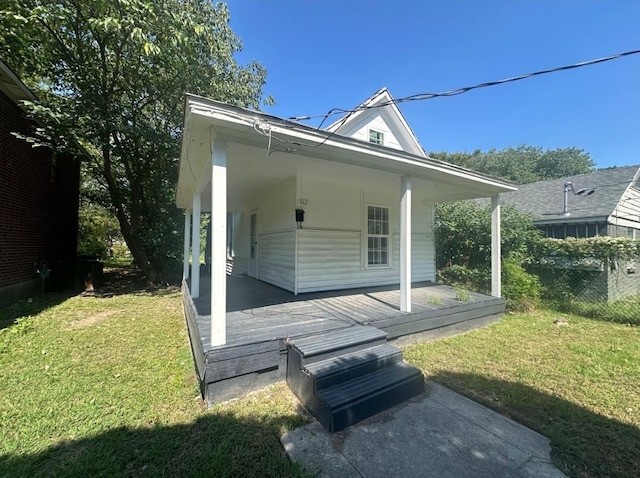 962 Leon Pl, Memphis, TN 38107 - rear view of property featuring a porch