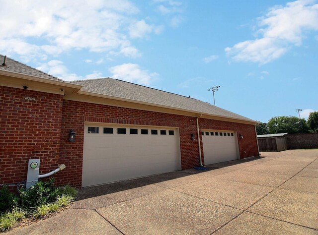 3181 Chapel Woods Cv, Germantown, TN 38139 - garage featuring concrete driveway