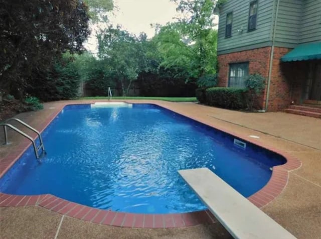 9168 Sycamore Creek Cv, Germantown, TN 38139 - view of pool with a diving board and a patio area